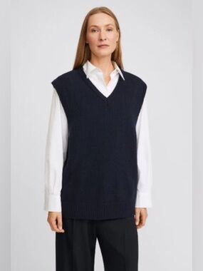 Filippa K: Wool & Cashmere Limited-Edition Color The Corinne Vest in Navy.   11